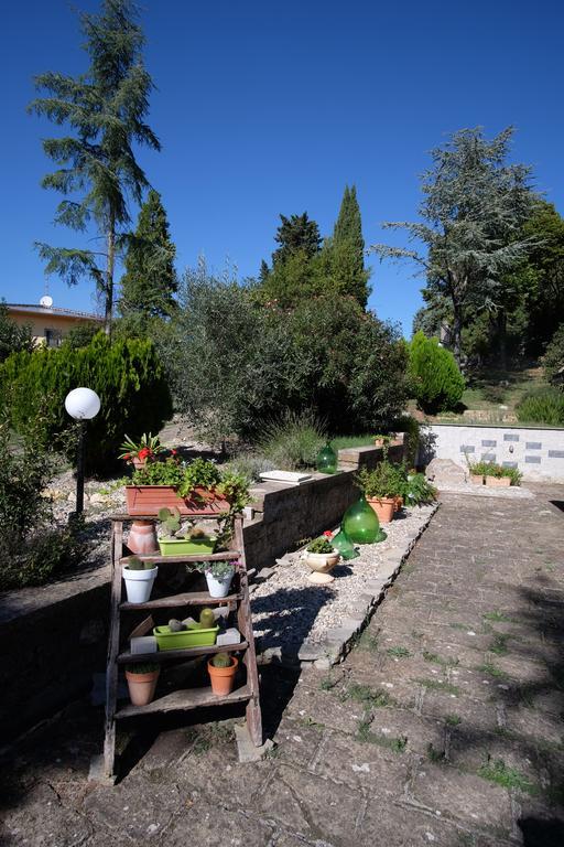 Bed And Breakfast Romantica Evasione Sutri Exteriér fotografie