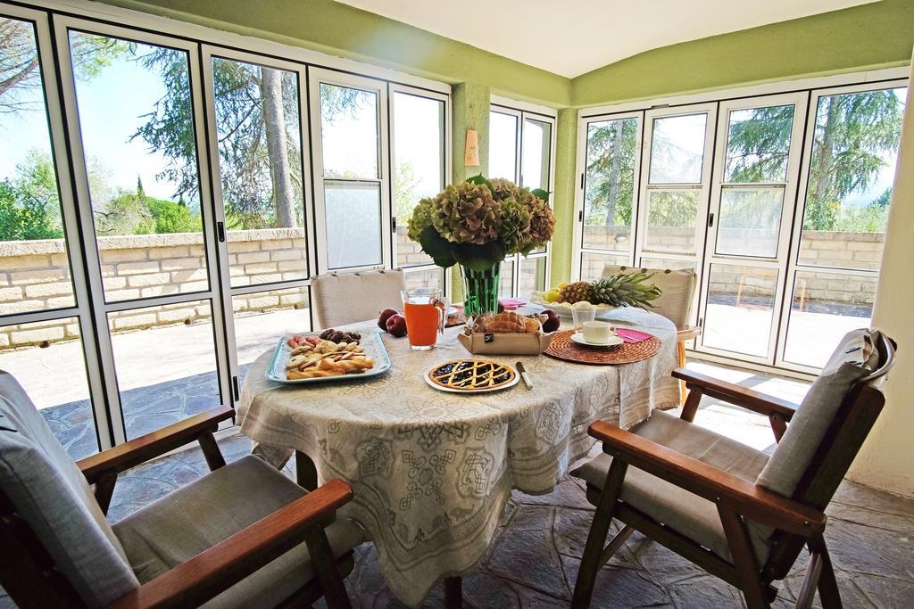 Bed And Breakfast Romantica Evasione Sutri Exteriér fotografie
