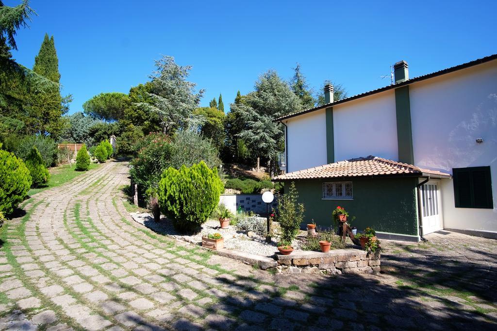 Bed And Breakfast Romantica Evasione Sutri Exteriér fotografie
